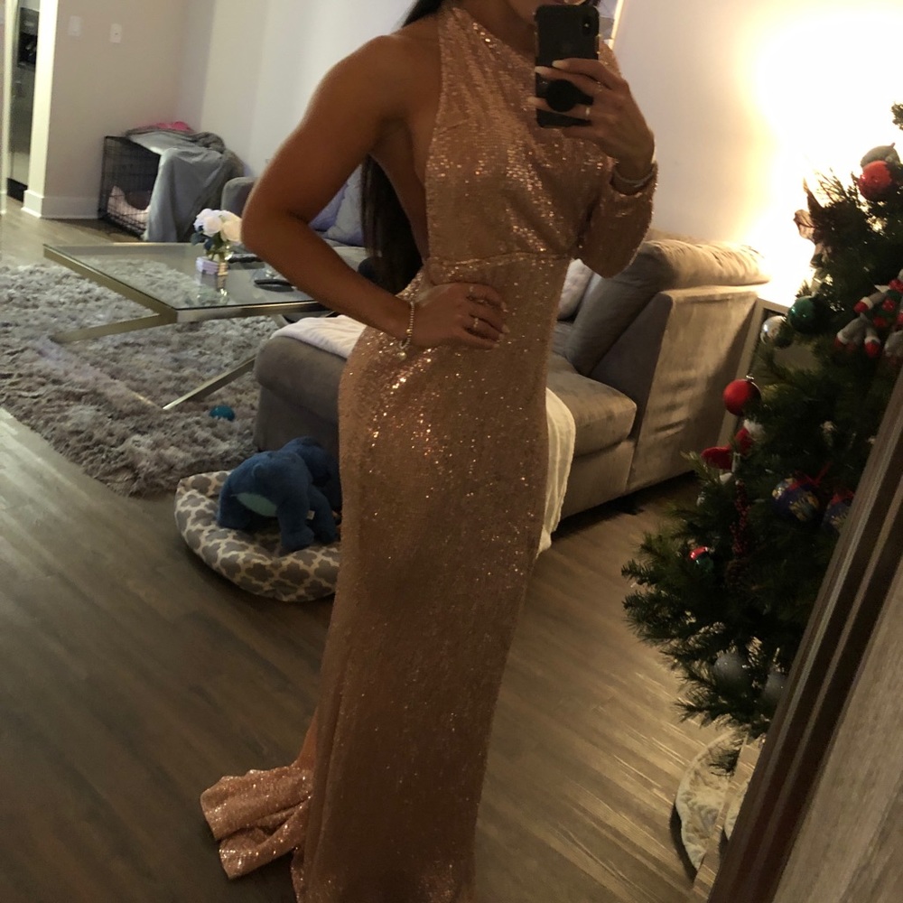 Rose Gold PERFECT gown - Picture 2 of 7